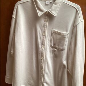 Gap white shirt tail jacket, size XL. 215